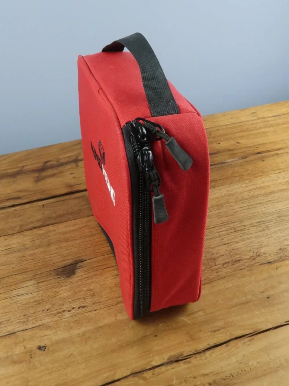 KING KONG RED INSULATED GYM TRAVEL LUNCH BOX ZIPPER CLOSE WITH HANDLE